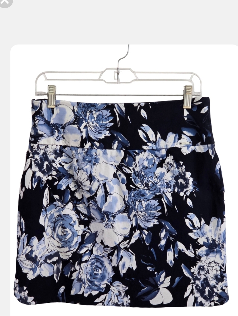NWOT SC & CO. FLORAL SKORT.